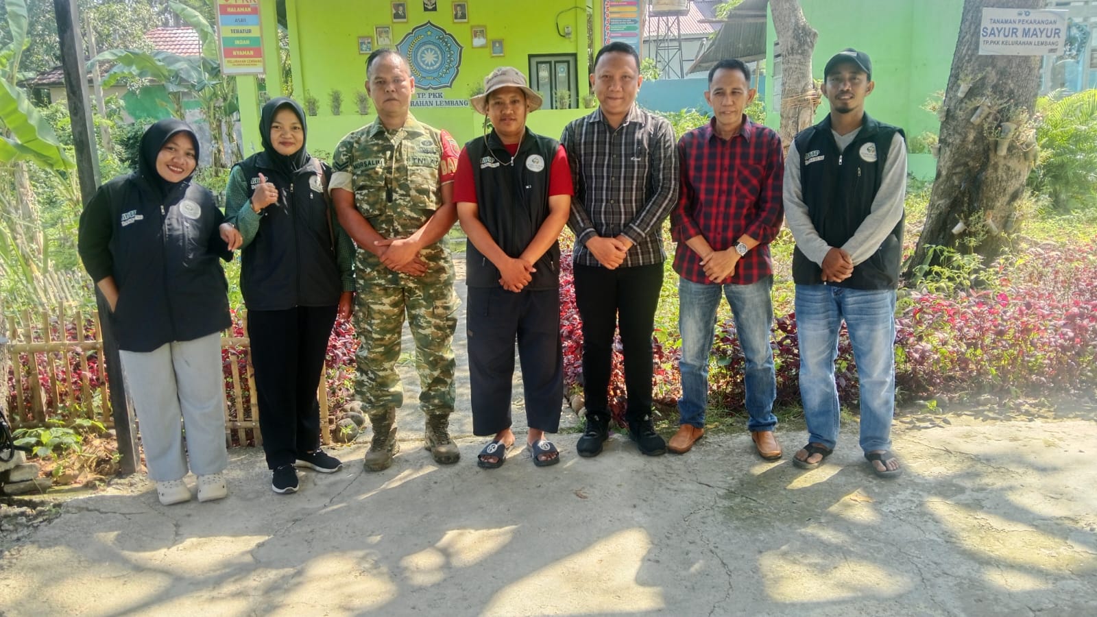 Dukungan Penuh untuk Inovasi A'Lamung Bine! Lurah dan Babinsa Lembang Siap Wujudkan Pertanian Modern Berbasis Kolaborasi